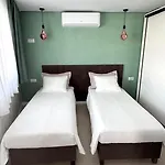 Americas Ponderosa 5 *